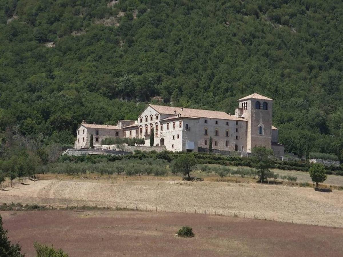 La Bottega Del Fabbro Affitto Breve Villa Contigliano Екстериор снимка