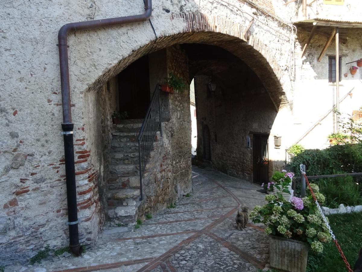 La Bottega Del Fabbro Affitto Breve Villa Contigliano Екстериор снимка