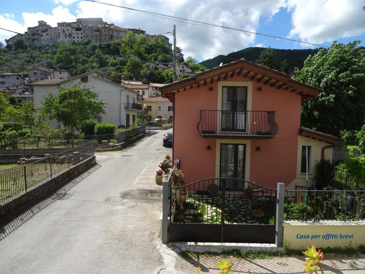 La Bottega Del Fabbro Affitto Breve Villa Contigliano Екстериор снимка