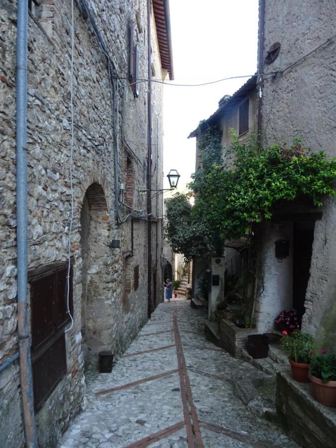 La Bottega Del Fabbro Affitto Breve Villa Contigliano Екстериор снимка