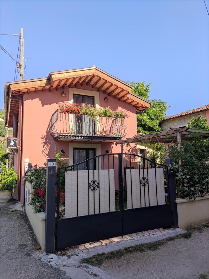 La Bottega Del Fabbro Affitto Breve Villa Contigliano Екстериор снимка