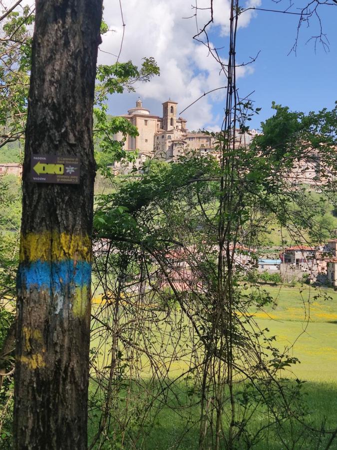 La Bottega Del Fabbro Affitto Breve Villa Contigliano Екстериор снимка
