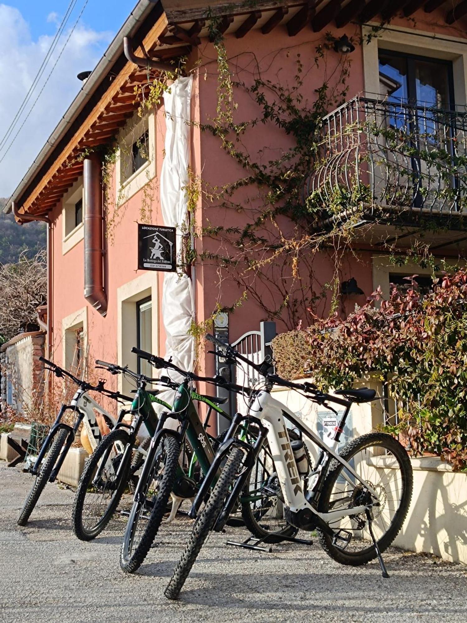 La Bottega Del Fabbro Affitto Breve Villa Contigliano Екстериор снимка